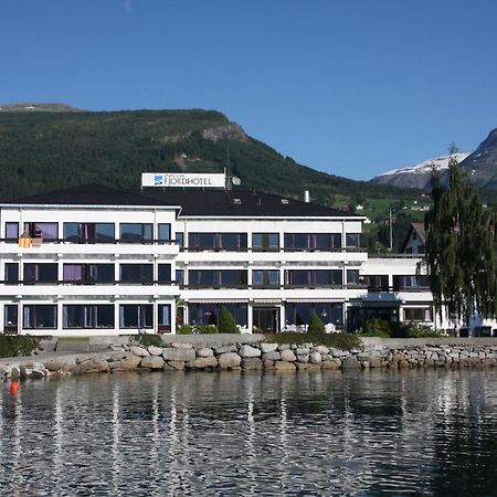 Innvik Fjordhotell Exteriör bild