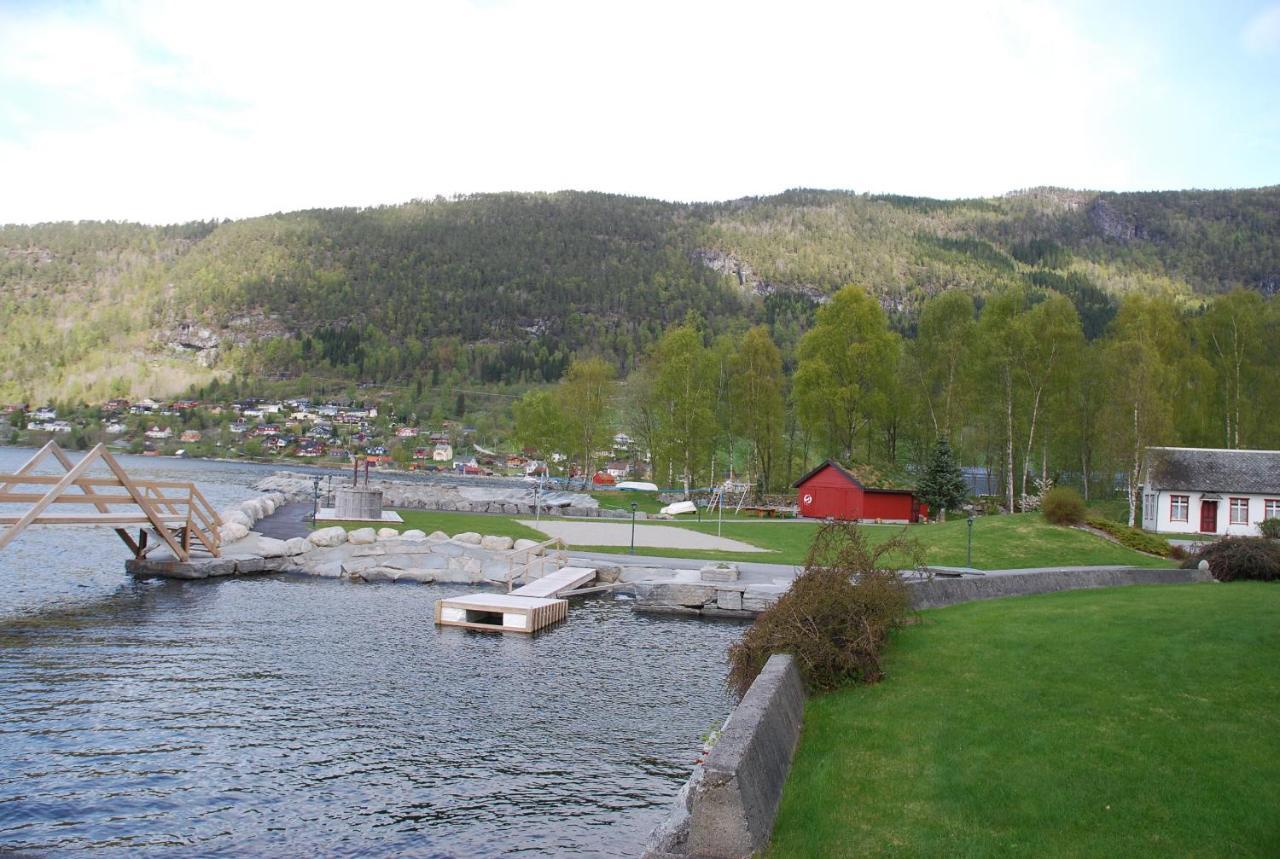 Innvik Fjordhotell Exteriör bild