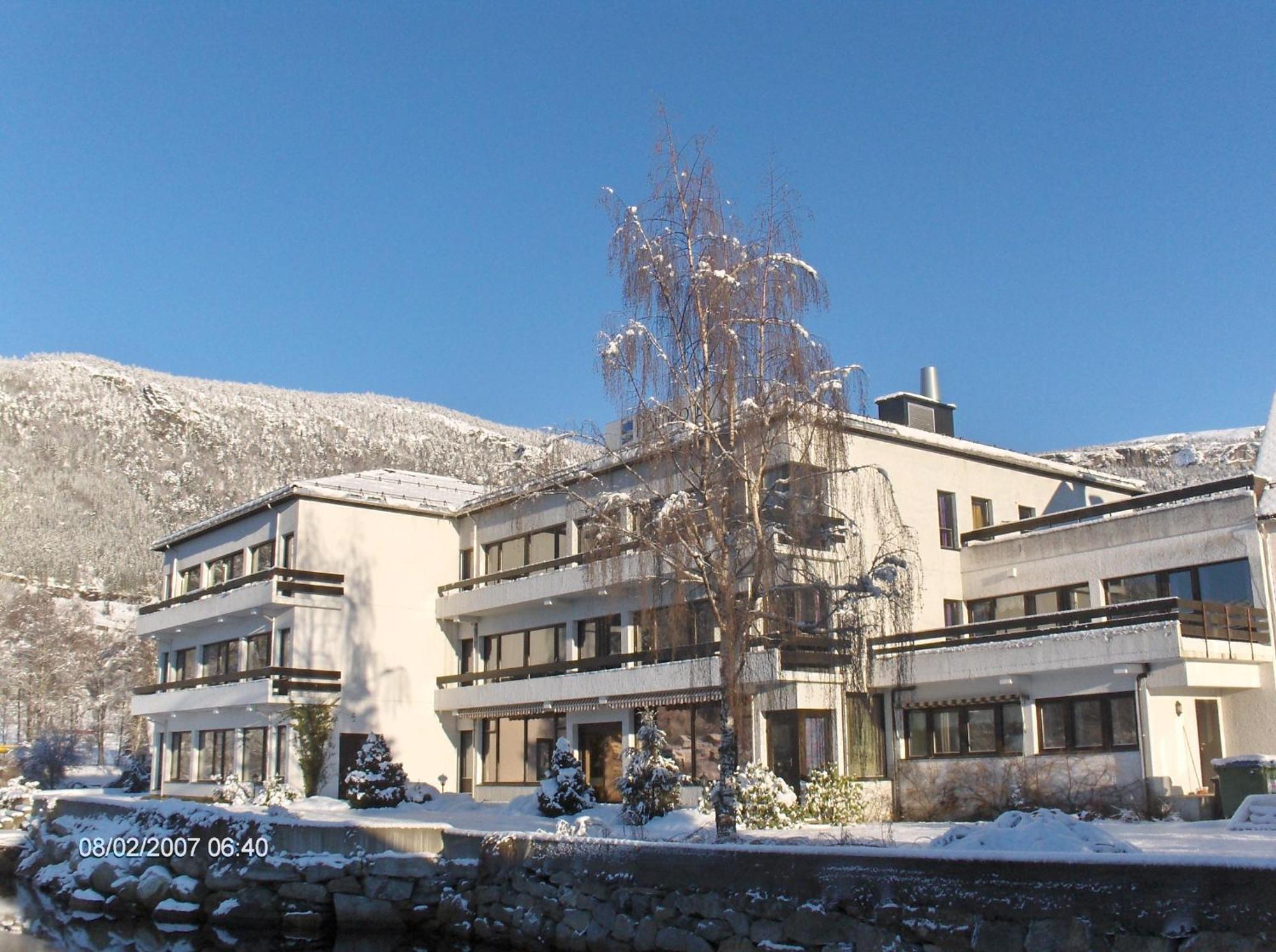 Innvik Fjordhotell Exteriör bild