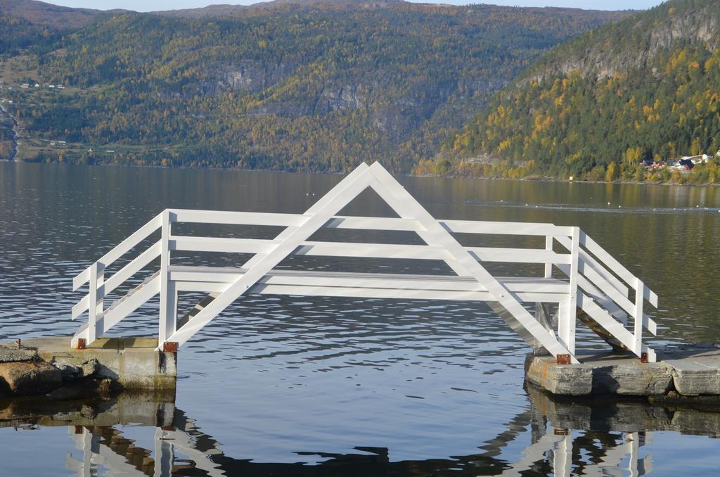 Innvik Fjordhotell Exteriör bild